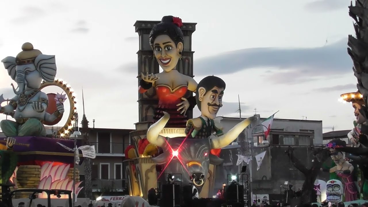 CARNEVALE 2025 SAN VALENTINO TORIO | CARRI E COSTUMI | FESTA ITALIANA | FESTA MASCHERATA E COLORATA