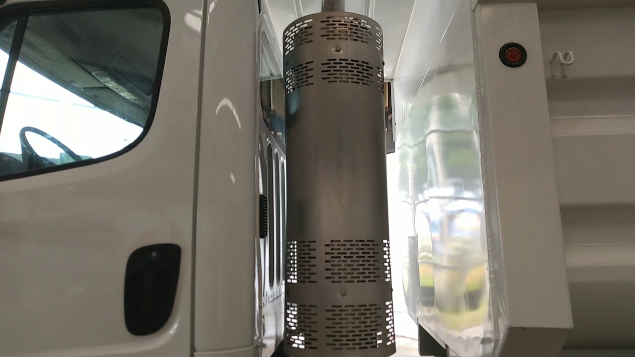 Volqueta Freightliner M2 106 sencilla