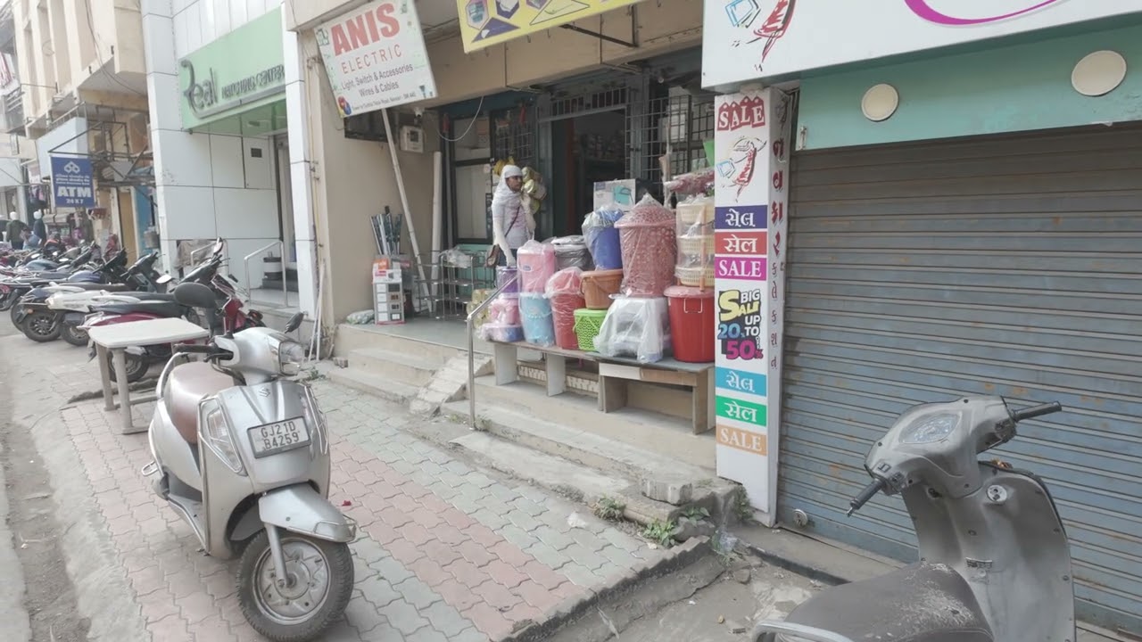 BUSY STREETS OF NAVSARI CITY