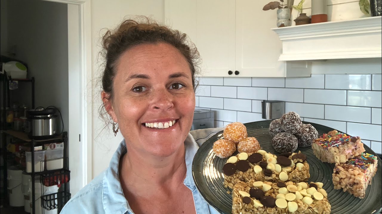 SAVE MONEY and make your own snacks! 4 Easy, Affordable, Back to school snacks anyone can make!!