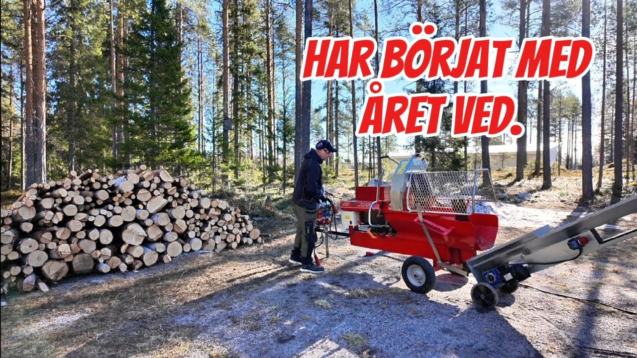 Tagit fram vedmaskin och börjat årets ved.