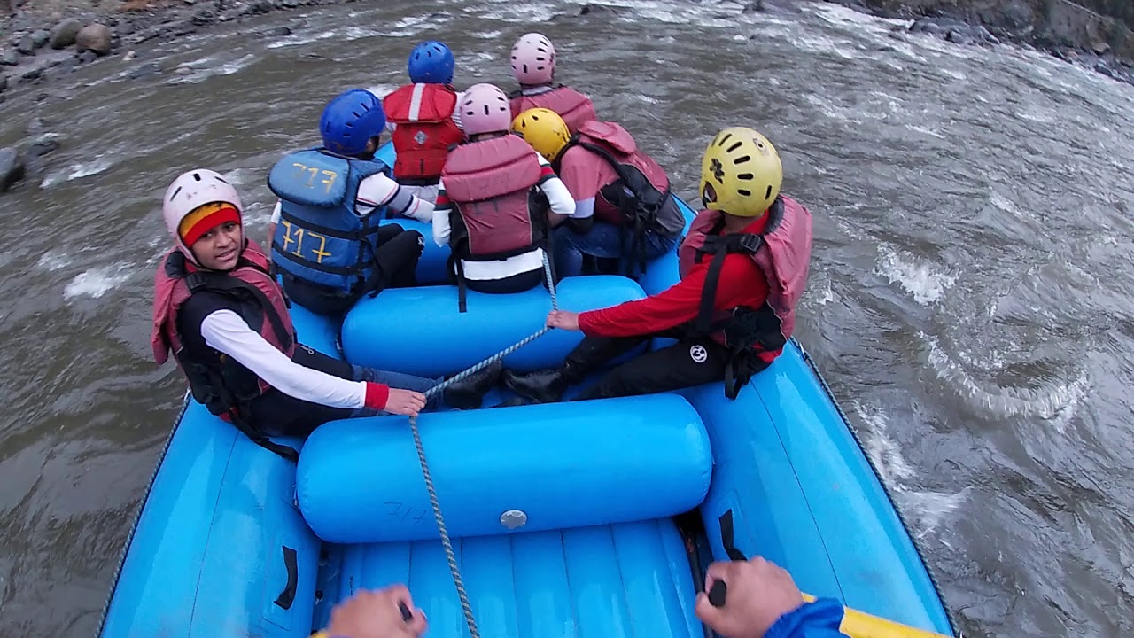 river rafting in kullu manali.....