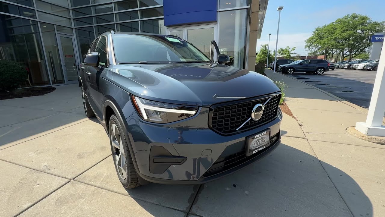 2026 Volvo XC40 Plus Highland Park, Evanston, Deerfield, Lake Forest, Winnetka, IL