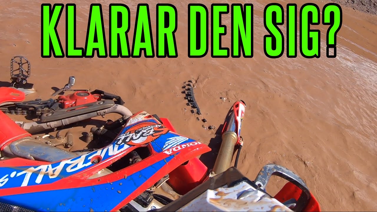 Tömmer en vattenfylld motor på en helt ny cross