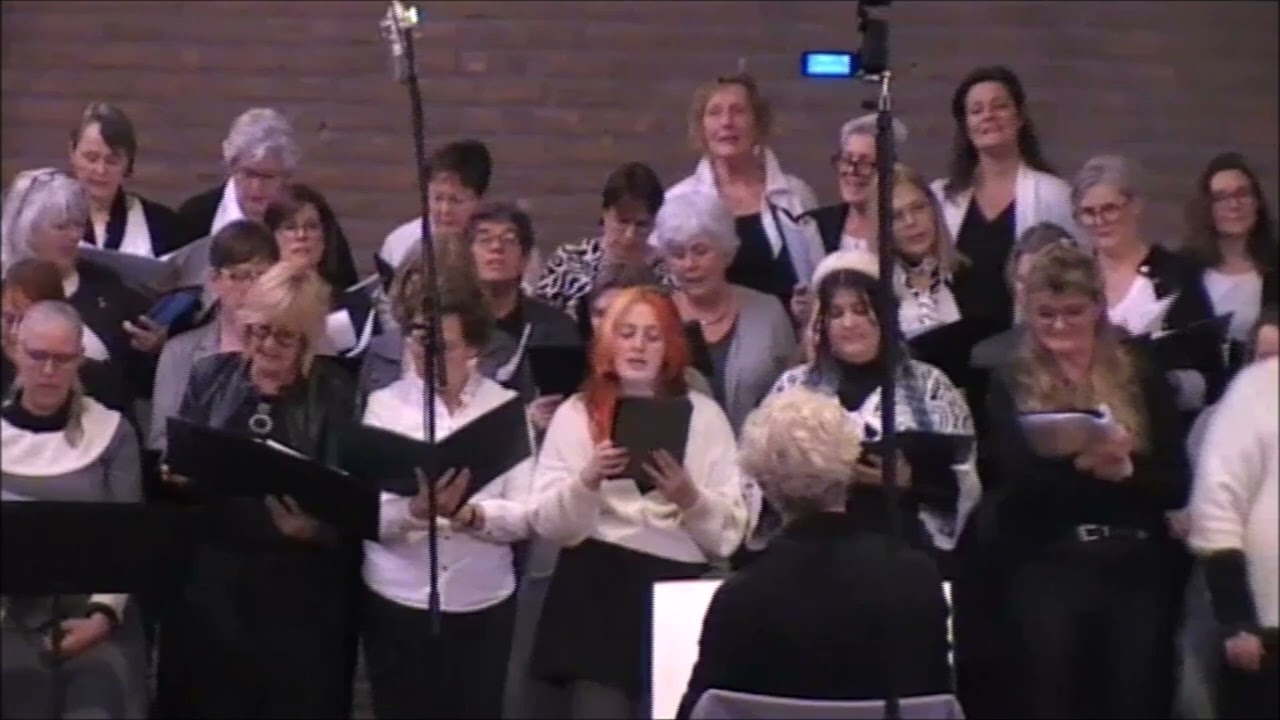 Radio gaga CHOIR & PIANO