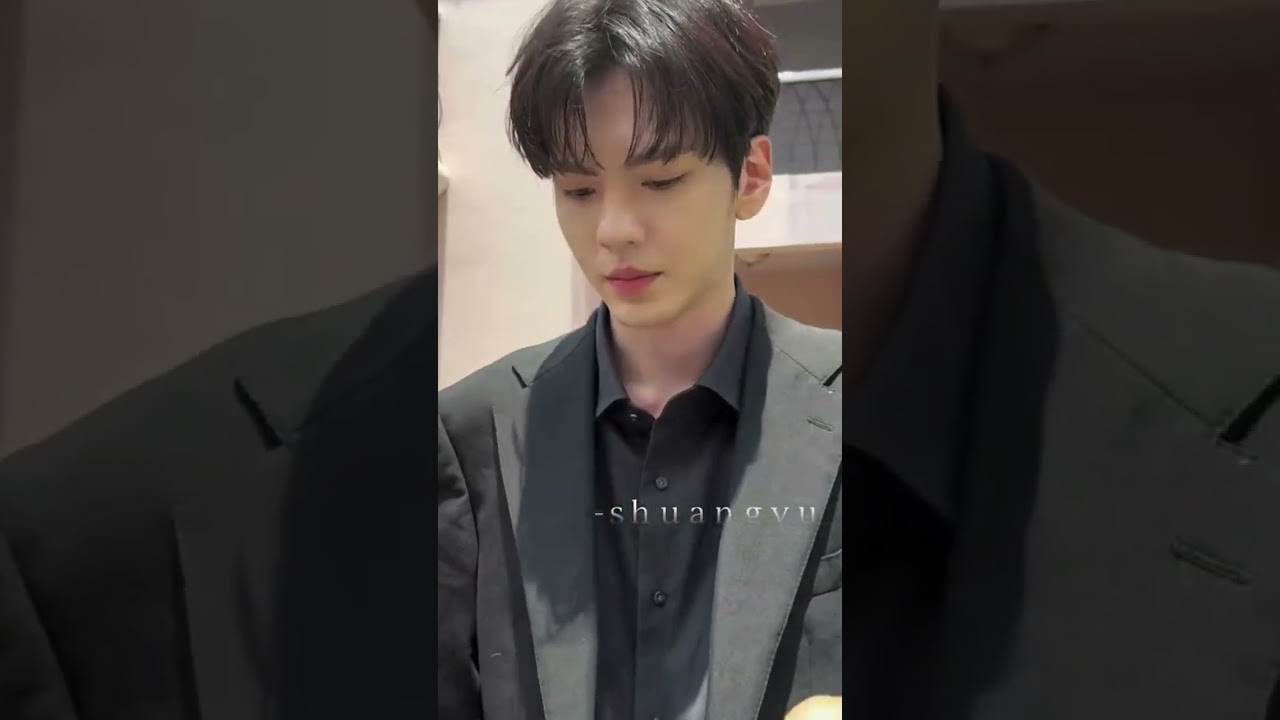 Bi Wenjun. I only realized your handsomeness after a while.