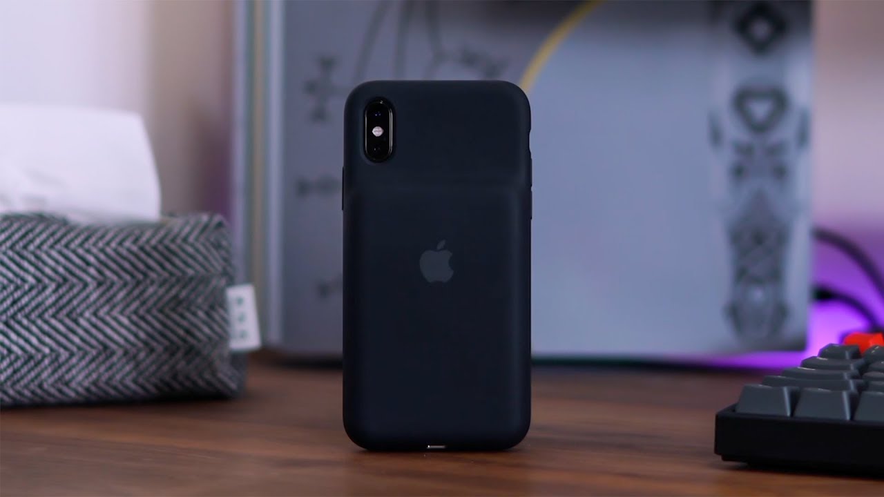 【轻电科技】一千元的苹果官方背夹电池值不值得买？新款Smart Battery Case体验丨Smart Battery Case Review
