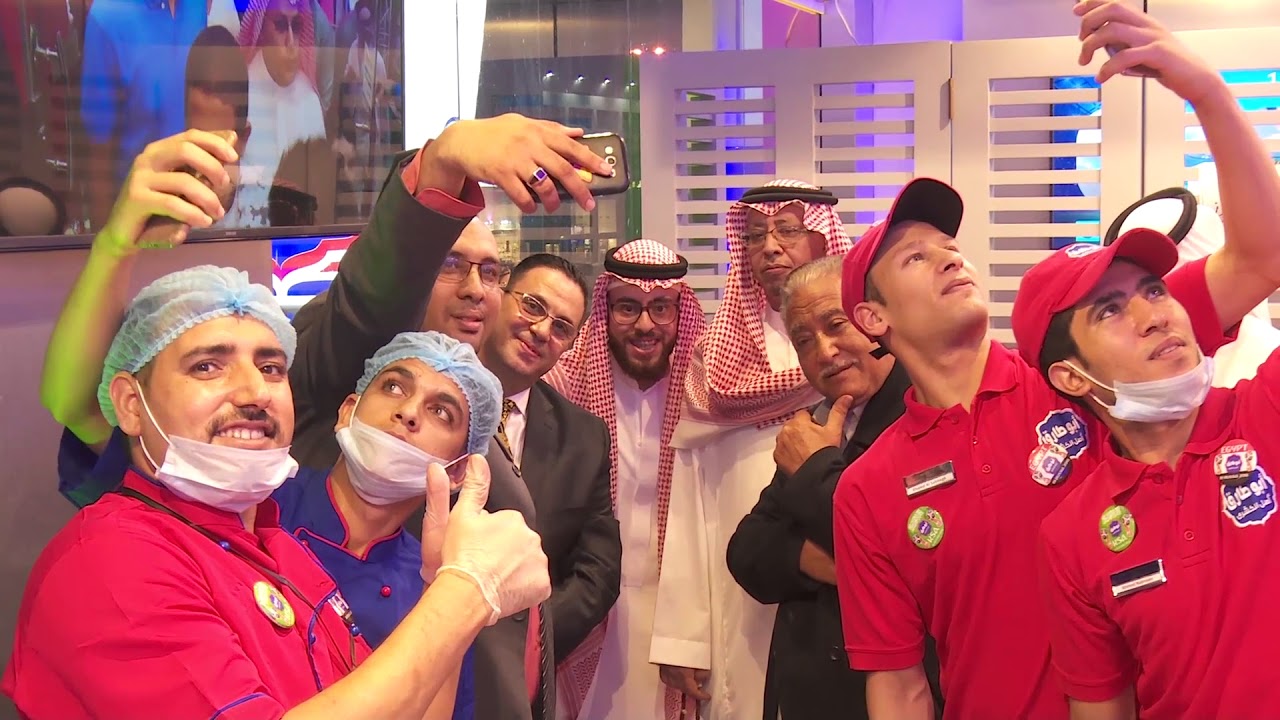 افتتاح الفرع الثالث كشري ابو طارق بجدة شارع الامير سلطان بحضور المعلم يوسف زكي (ابو طارق) تصويريحيى