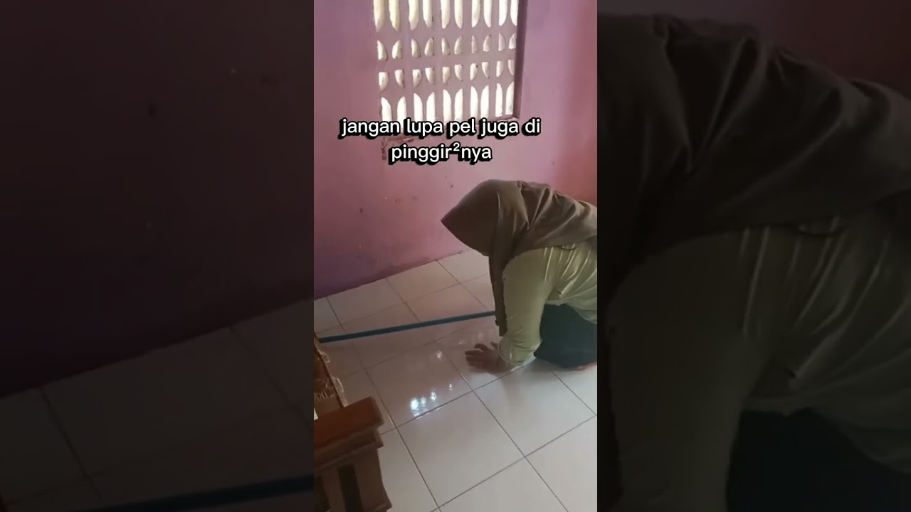 Nama: Zifa Agustina RifaUdin Kelas: lXb   Tugas bahasa Indonesia, melakukan kegiatan mengepel