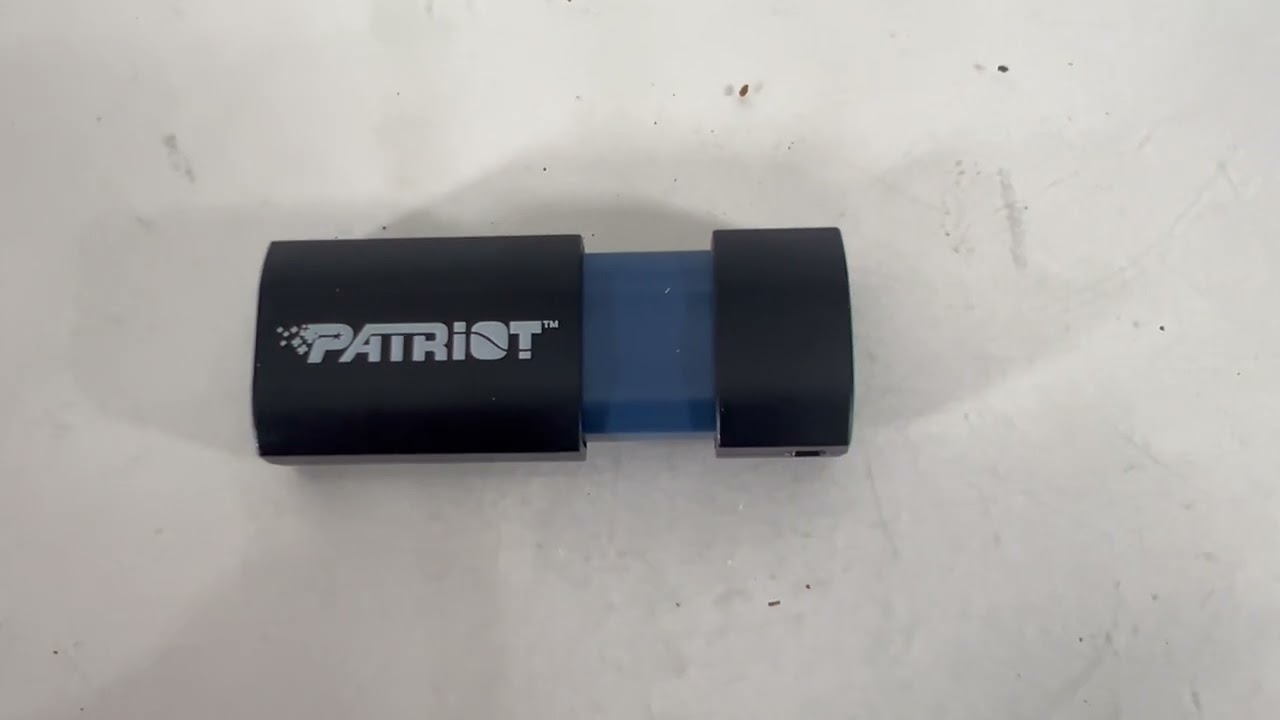 Patriot Rage 128GB USB 3.2 Flash Drive Retractable Thumb Drive Memory Stick