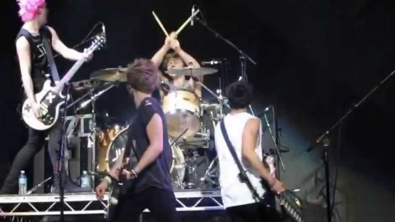 5 Seconds of Summer - Sydney - October 23rd 2013 (Take Me Home Tour)
