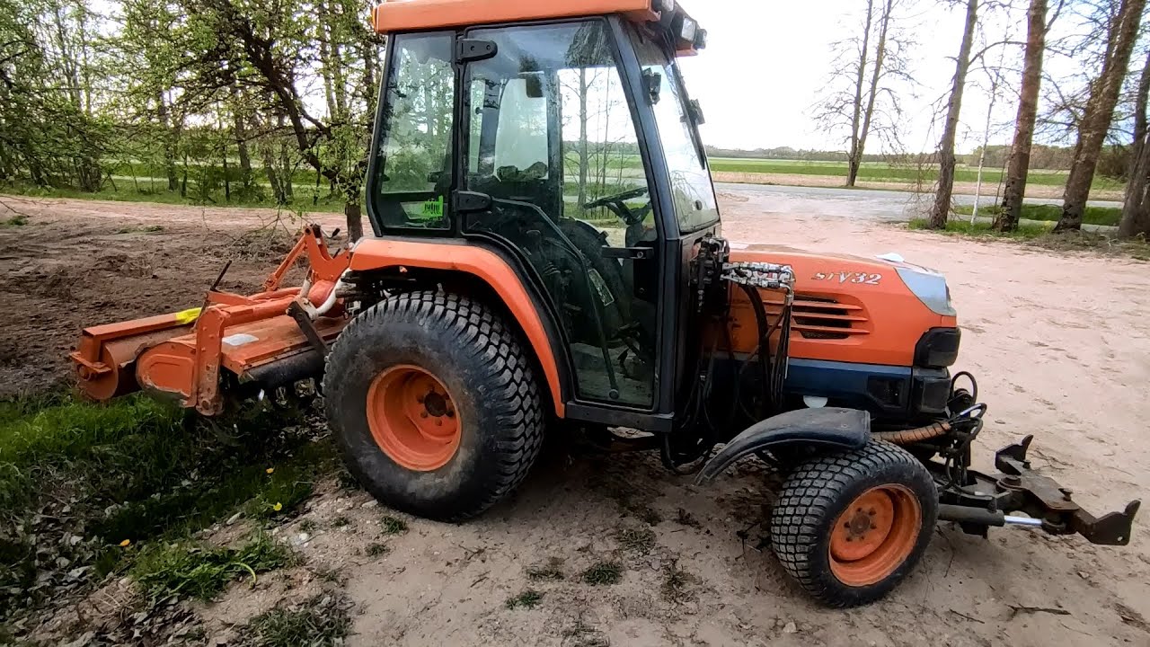 KUBOTA STV 32- каток не выдержал нагрузки.