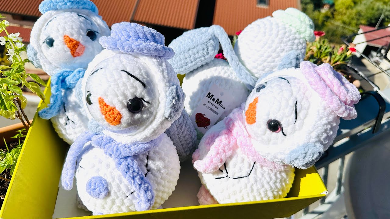 Om de zăpadă 1 croșetat cu glob astronaut #MMihaCrochet #crochet #lucrariCraciunăresti #globulet