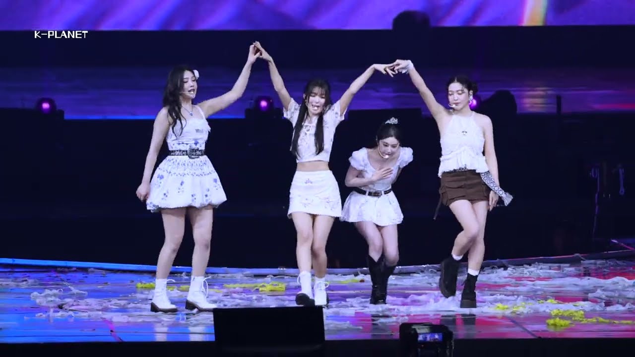 【2025 SMTOWN LIVE】Red Velvet (레드벨벳) 'Cosmic + Red Flavor (빨간 맛)' 4K Fancam 직캠 250111
