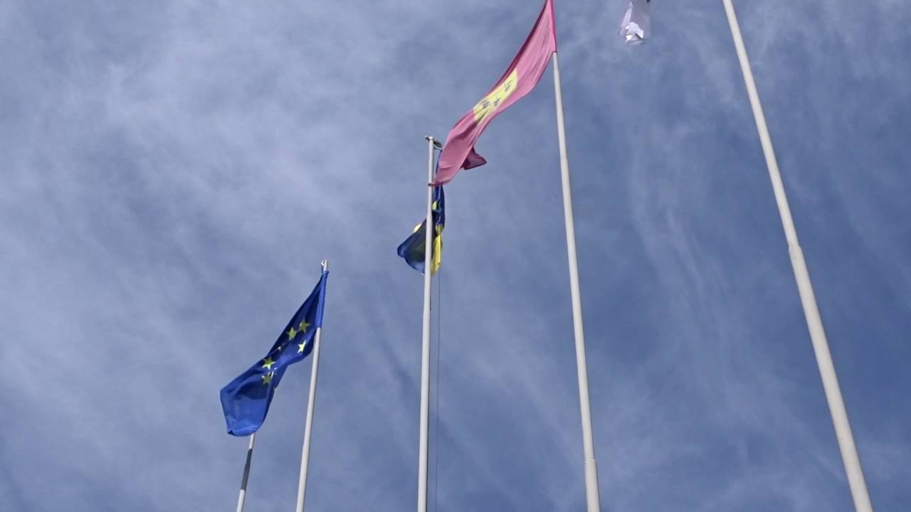 Ізюм. Підняття прапора. Мітинг на честь дня прапора України