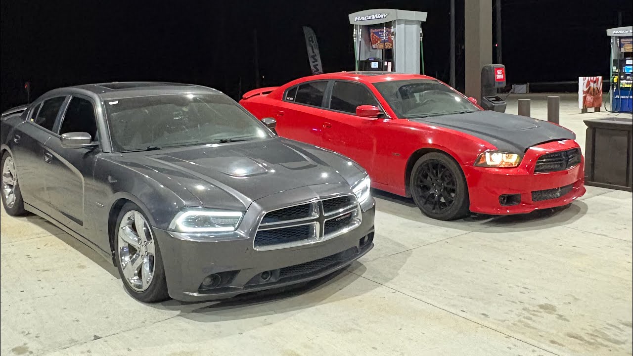 Two loud chargers cutting up through the city🏎️🏎️🔥🔥🔥 #srtaddicts #carslover 