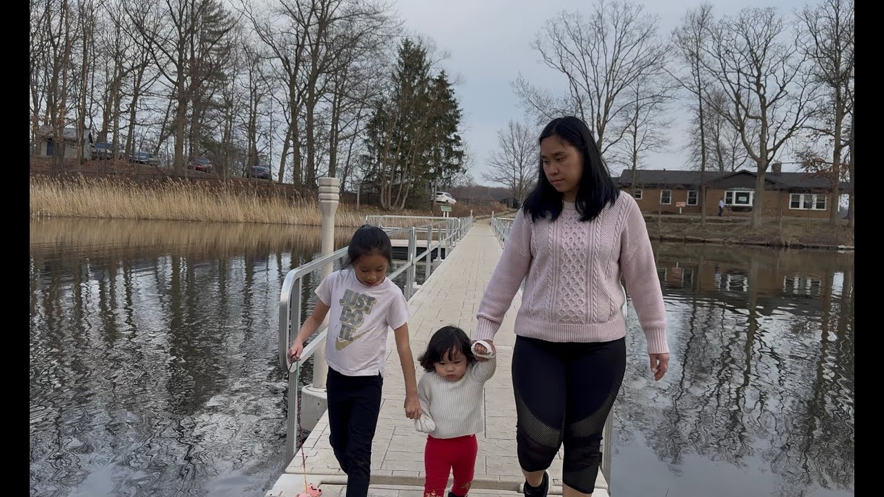 Family hiking and shopping at wingfoot lake!!
