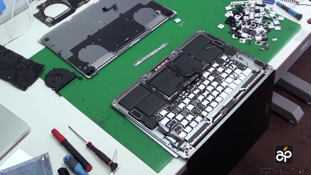 Macbook Pro retina 15-inch A1707 keyboard replacement / Macbook 15-inch A1707 toetsenbord vervanging