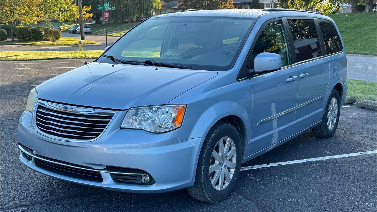 Мы проехали 4 тыс. миль на нашем Chrysler Town And Country 2013 года с пробегом 275 тыс. миль, и ...
