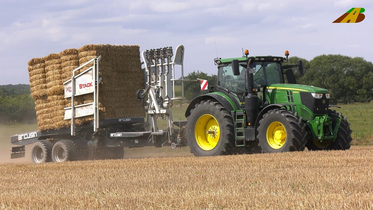 Stroh pressen 2022 - Großballen - Traktor John Deere mit Krone Presse & JD mit Arcusin Sammelwagen