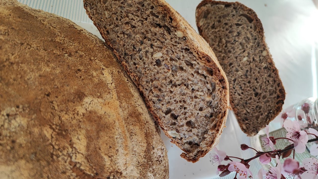 Pane salutare integrale e farina di grano saraceno facile, ricco di fibre .