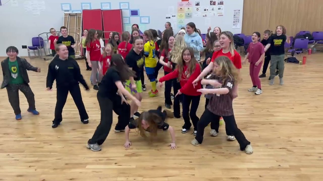 We Tried To Practise Bows… Then SpongeBob Happened 😂🍍