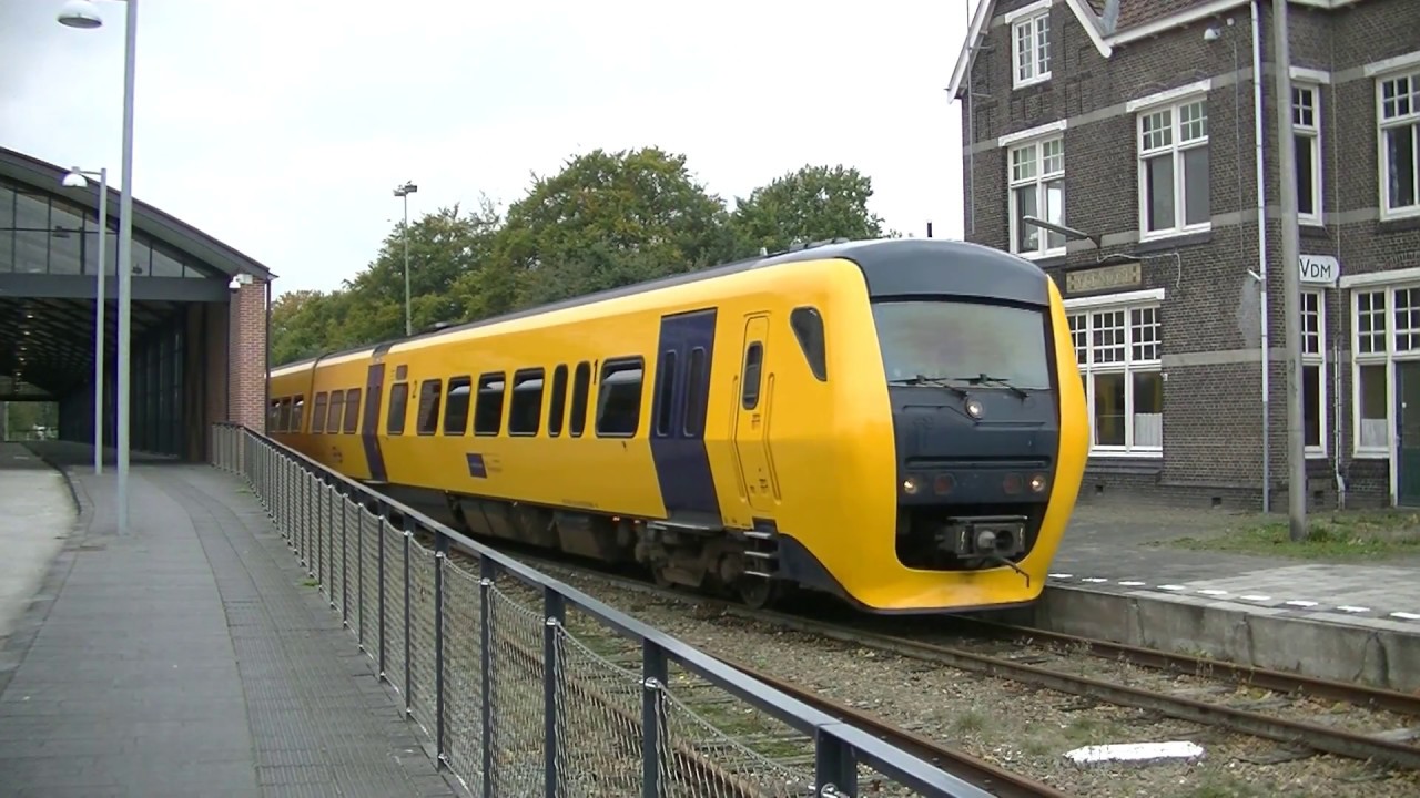 DM '90 afscheidsrit vertrekt toeterend van S.T.A.R. station Veendam