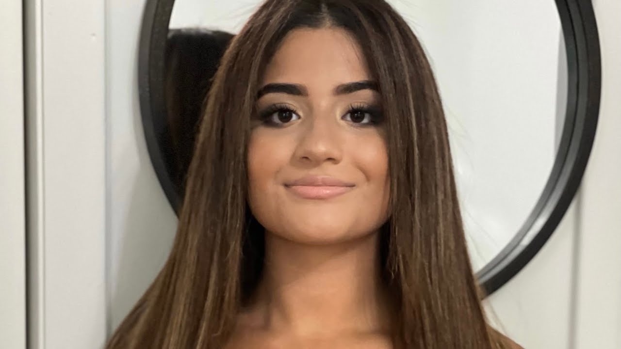 VESTIDO, MAQUILLAJE Y LOOK  DEL PROM 2021