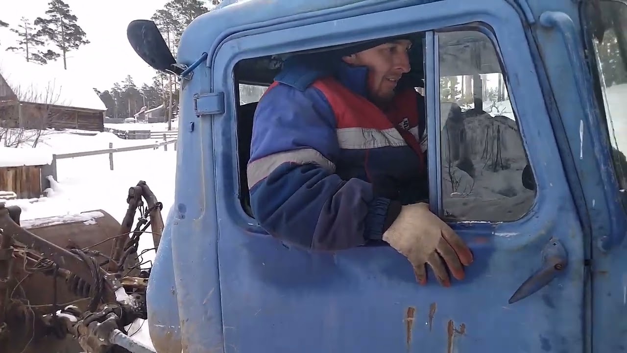 Сосед попросил ему немного почистить снег.