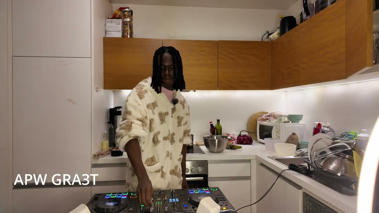 A plate with GRA3T Ep 02 (yam, plantain and red palm oil sauce) 3STEP, AFRO HOUSE, AFRO TECH.