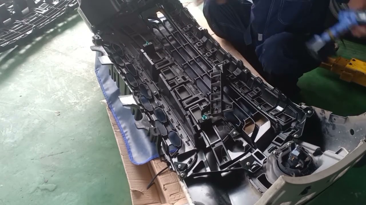 Suzuki XL7 front bumper grill replacement