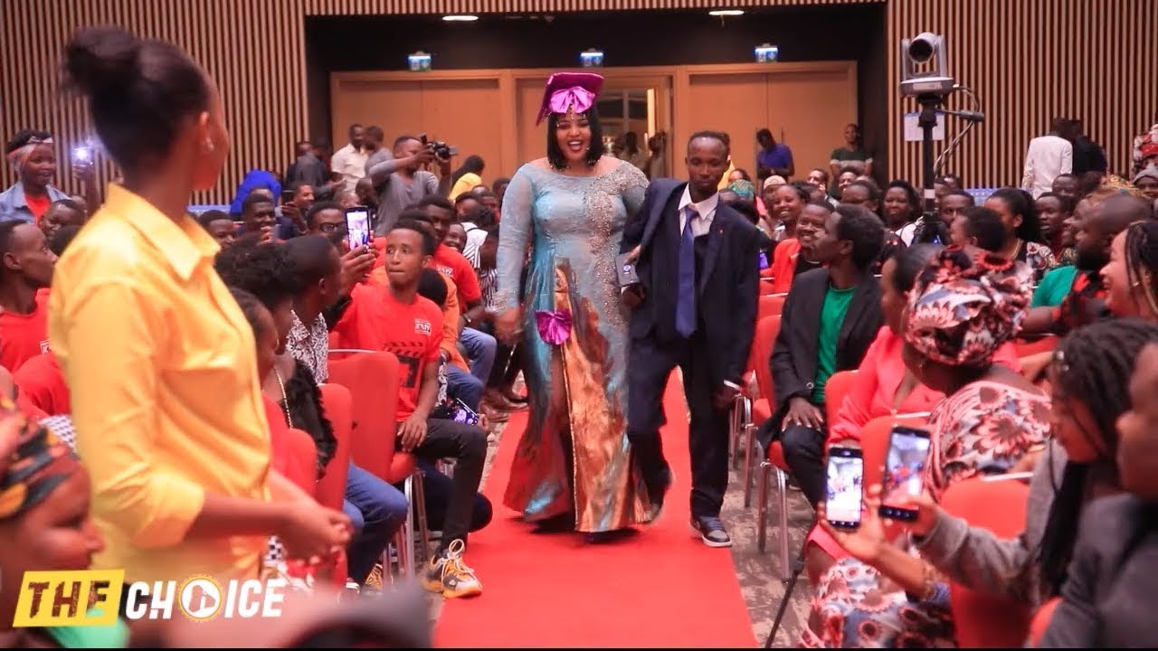 Assiah na Yaka Muana batunguranye mu birori byo gutanga Awards||Dore uko batambutse