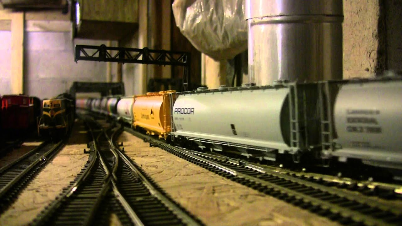 CN SD40-2W's Pull Grain Train HO Scale
