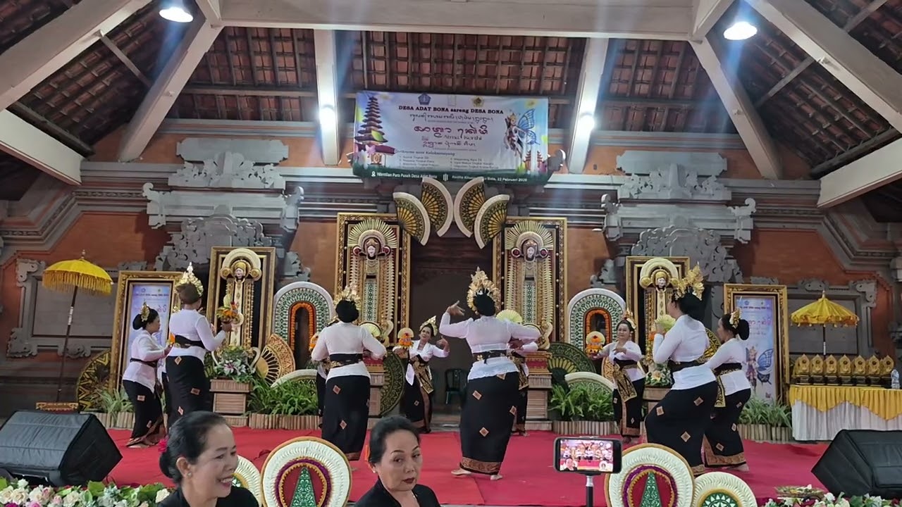 Tari Sekar Jagat Bulan Bahasa Desa Bona 
