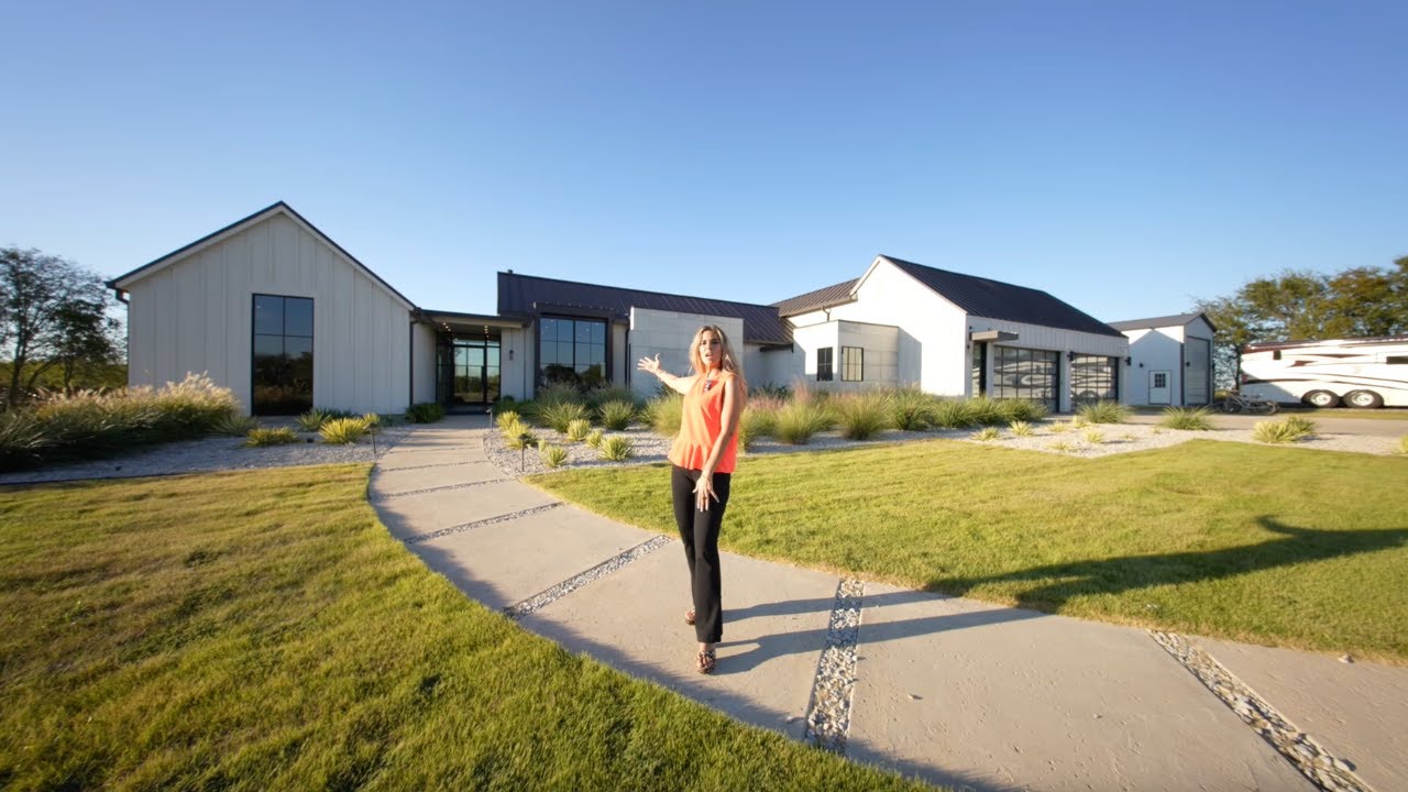 THE MOST STUNNING MODERN FARMHOUSE IN TEXAS??! | 1800 Mosley Rd, Ennis TX Tour