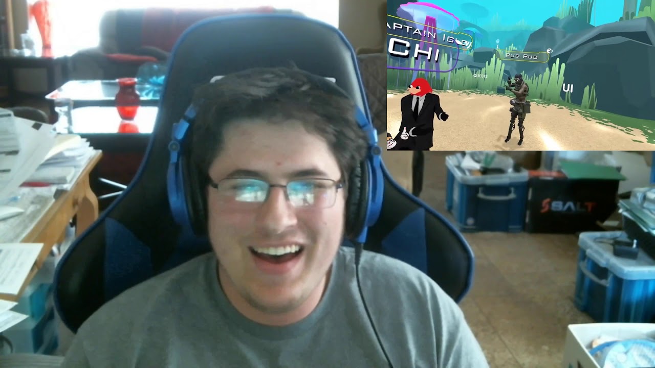 Penguinos007 Reacts to How to Scare people in VRCHAT (VR Lolathon)
