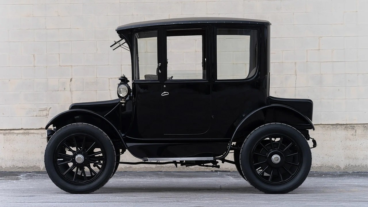 This 1917 Electric Car Just Sold for More Than Four Teslas 🤯⚡