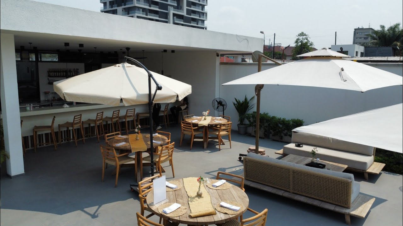 UN NOUVEAU BEL ESPACE à visiter À KINSHASA | #courtside #bluepadel