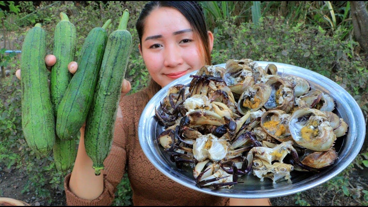Yummy Rice Field Crab Stir Fry Recipe - Rice Field Crap Cooking Spong Gourd - Cooking With Sros