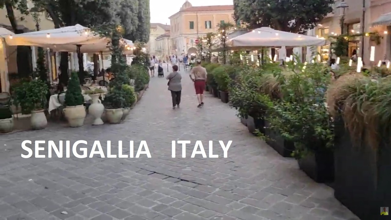 Senigallia , Passeggiata serale tra i ristoranti e bar del centro storico. Marche Italy