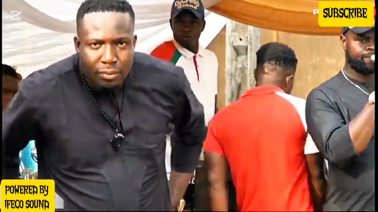 DE CHRIS again with his melody brothers highlive band of Africa