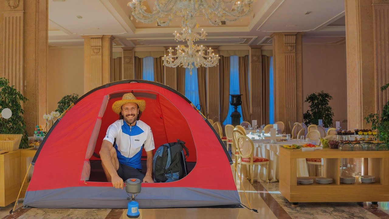 کمپ در رستوران، کار در خیابان، زندگی در خانه اهل دلان | شیرازگردی🚴