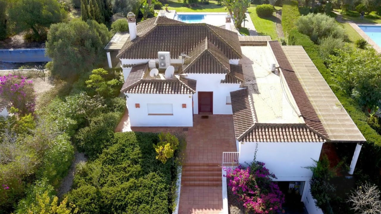 FOR SALE:  Luxurious Colonial-Style Villa in Benalup-Casas Viejas, Cadiz.