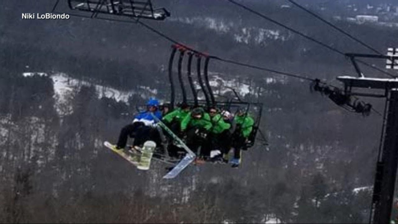 Chairlifts collide in ski-lift malfunction, injuring 5