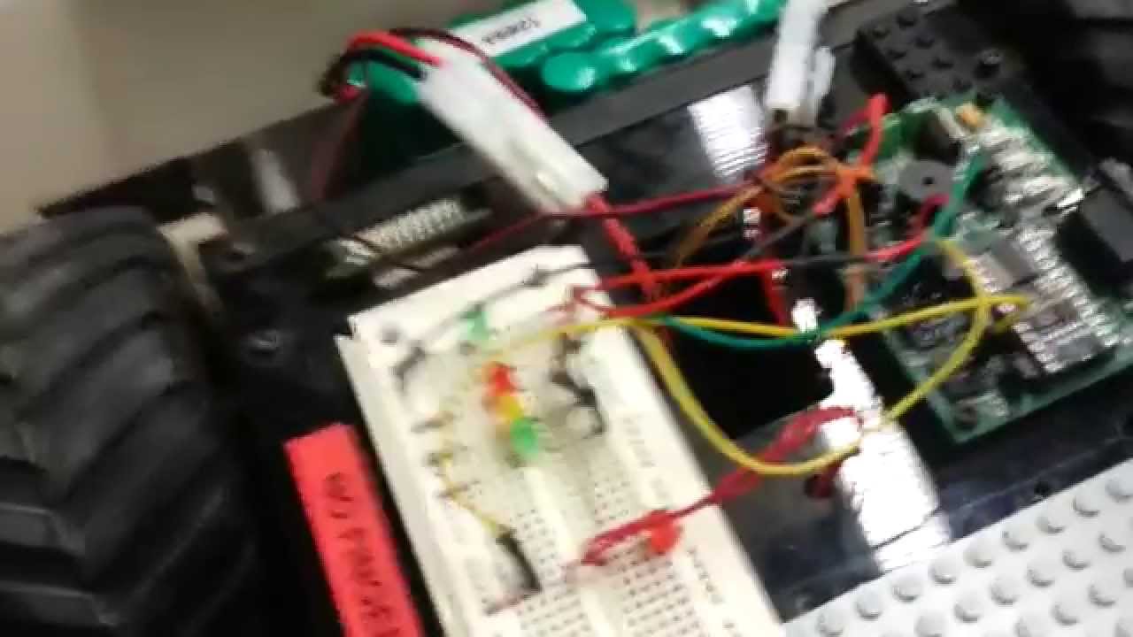 Queen's Engineering Competition - Senior Design - 2014 - Gustavo Bar&eacute;a