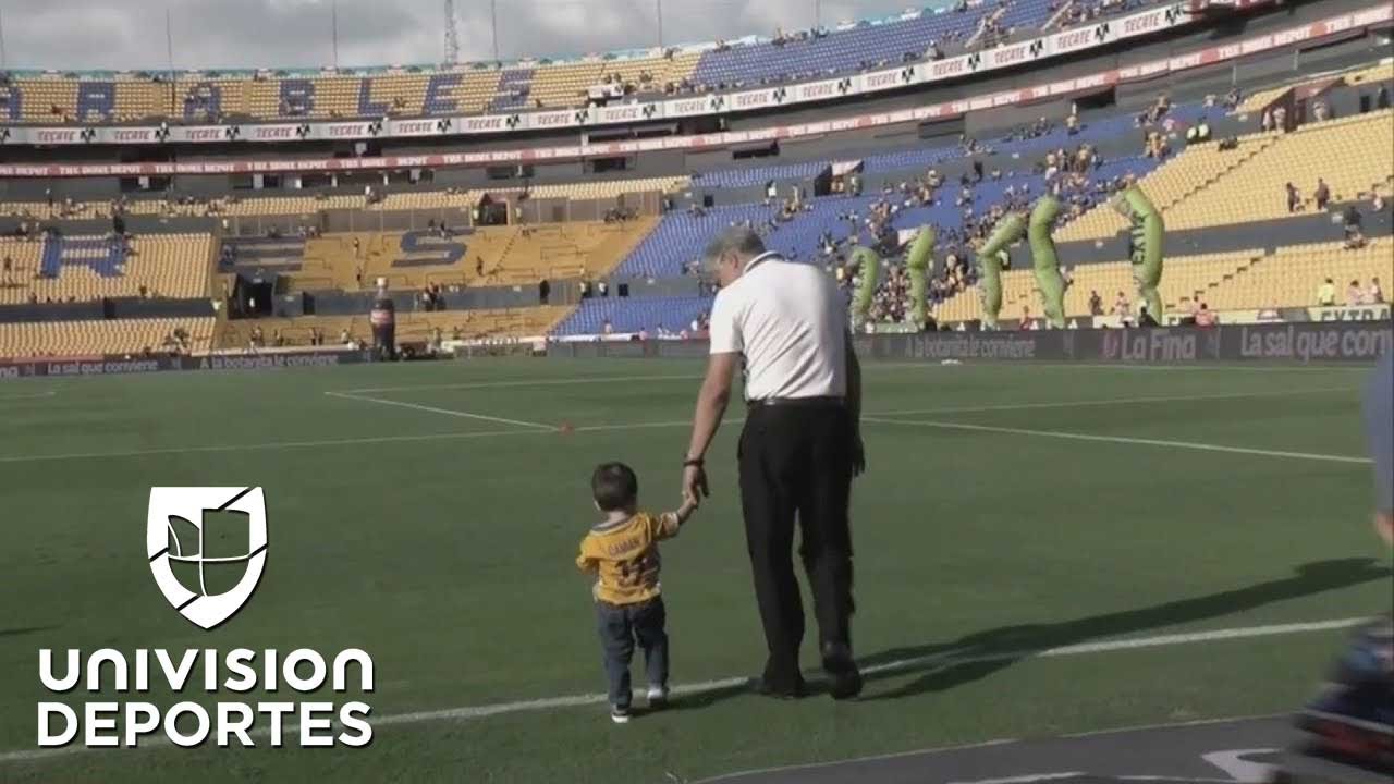 El ‘Tuca’ cumplió su deseo de conocer a Héctor Damián, el bebé del uniforme de Tigres