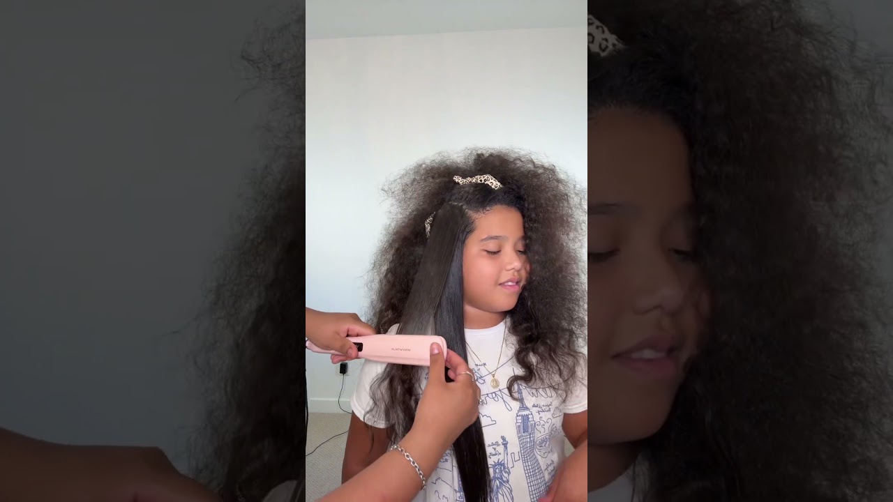 The way this straightener works is mind blowing ! #wavytalk #wavytalksteamsesh #hairstraightener