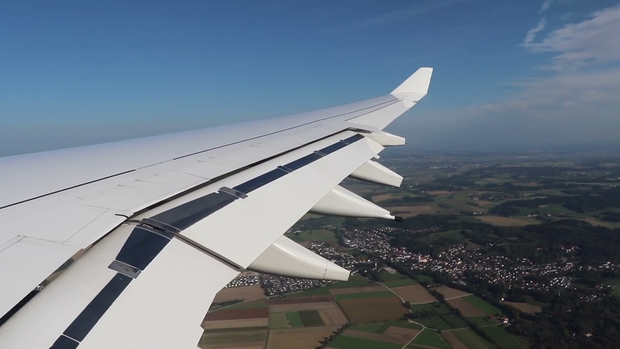 Lufthansa A340-600 Landing at Munich Airport