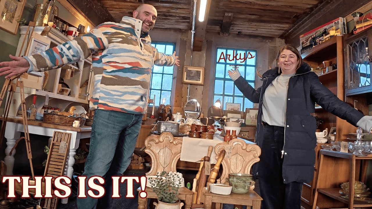 THIS IS IT… Opening Our Vintage Booth (Set-Up & Reveal)