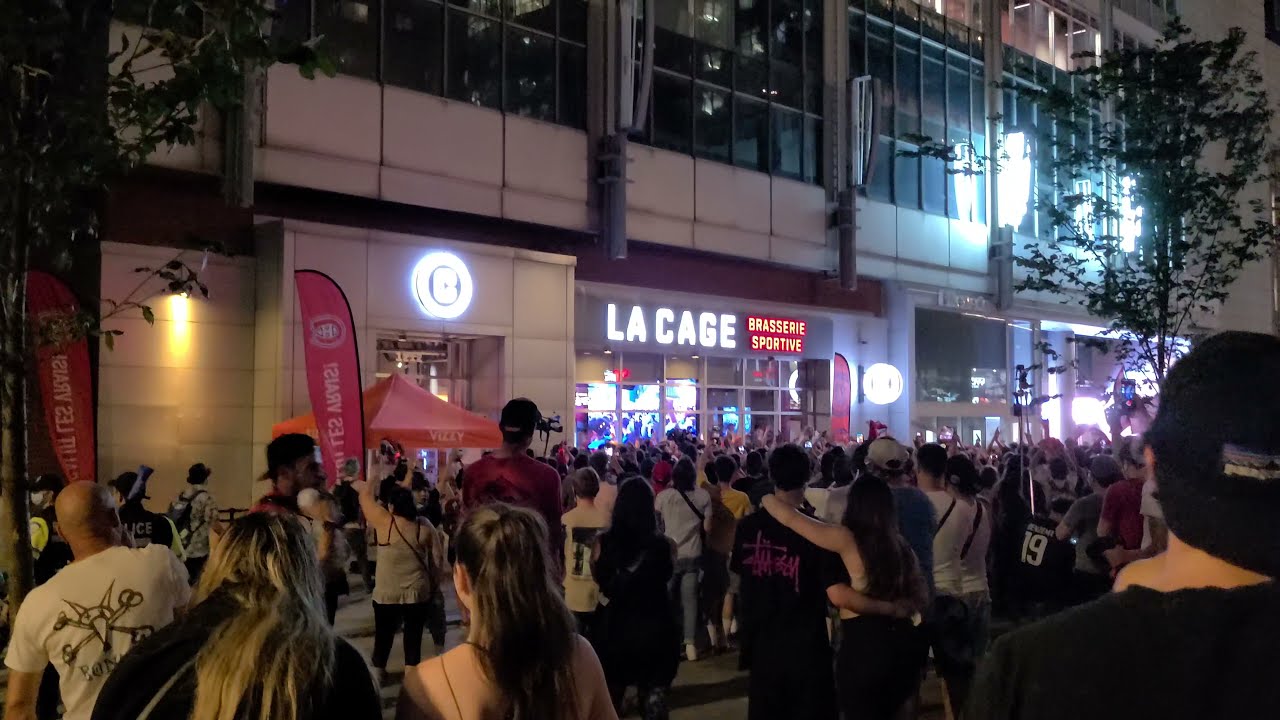 Habs Fans Celebrate Goal - 2021 Stanley Cup Playoffs - Game #1 [4K]